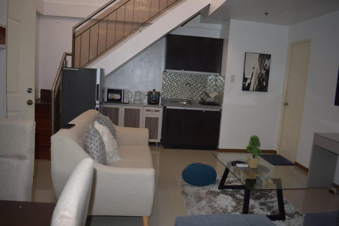 Affordable Makati Apt Манила Экстерьер фото