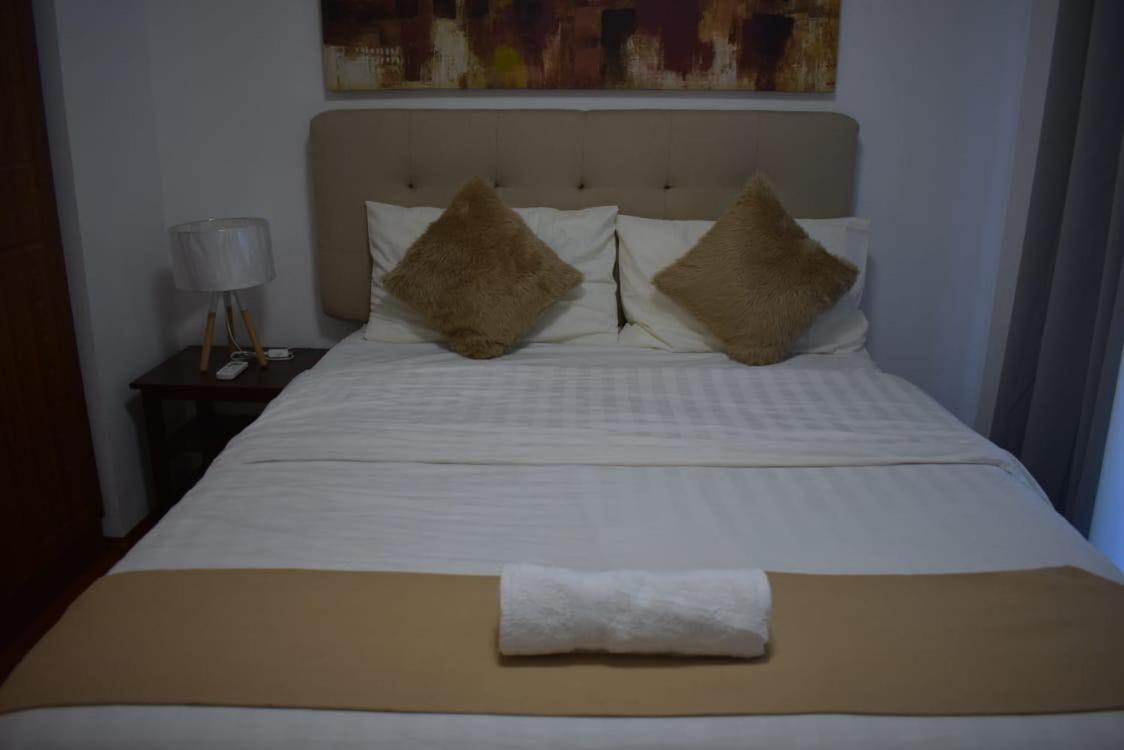 Affordable Makati Apt Манила Экстерьер фото