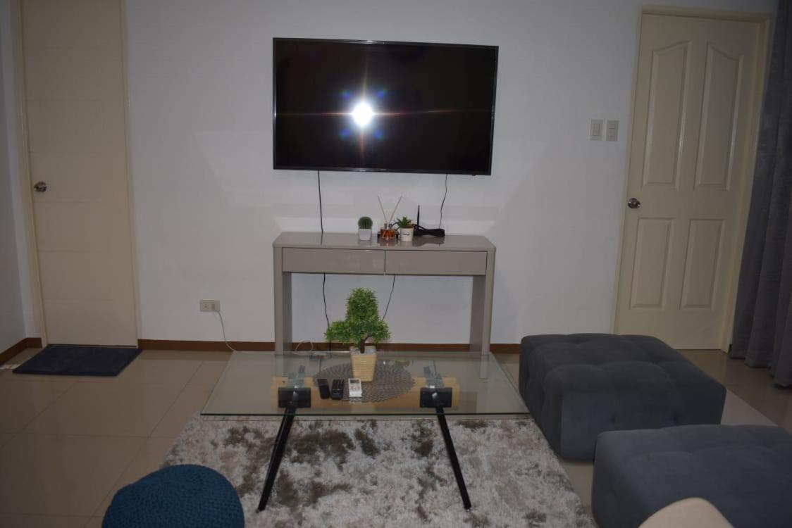 Affordable Makati Apt Манила Экстерьер фото