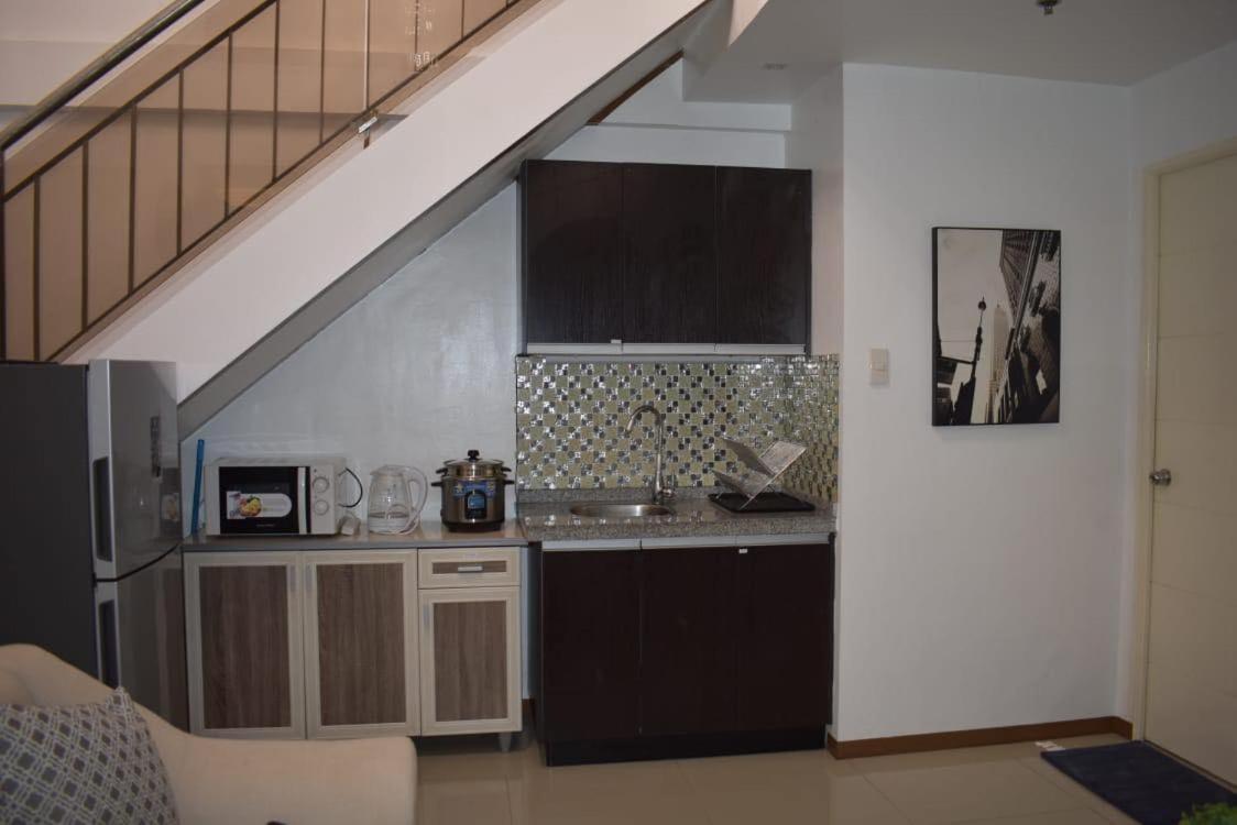 Affordable Makati Apt Манила Экстерьер фото