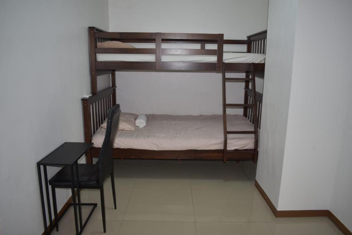 Affordable Makati Apt Манила Экстерьер фото