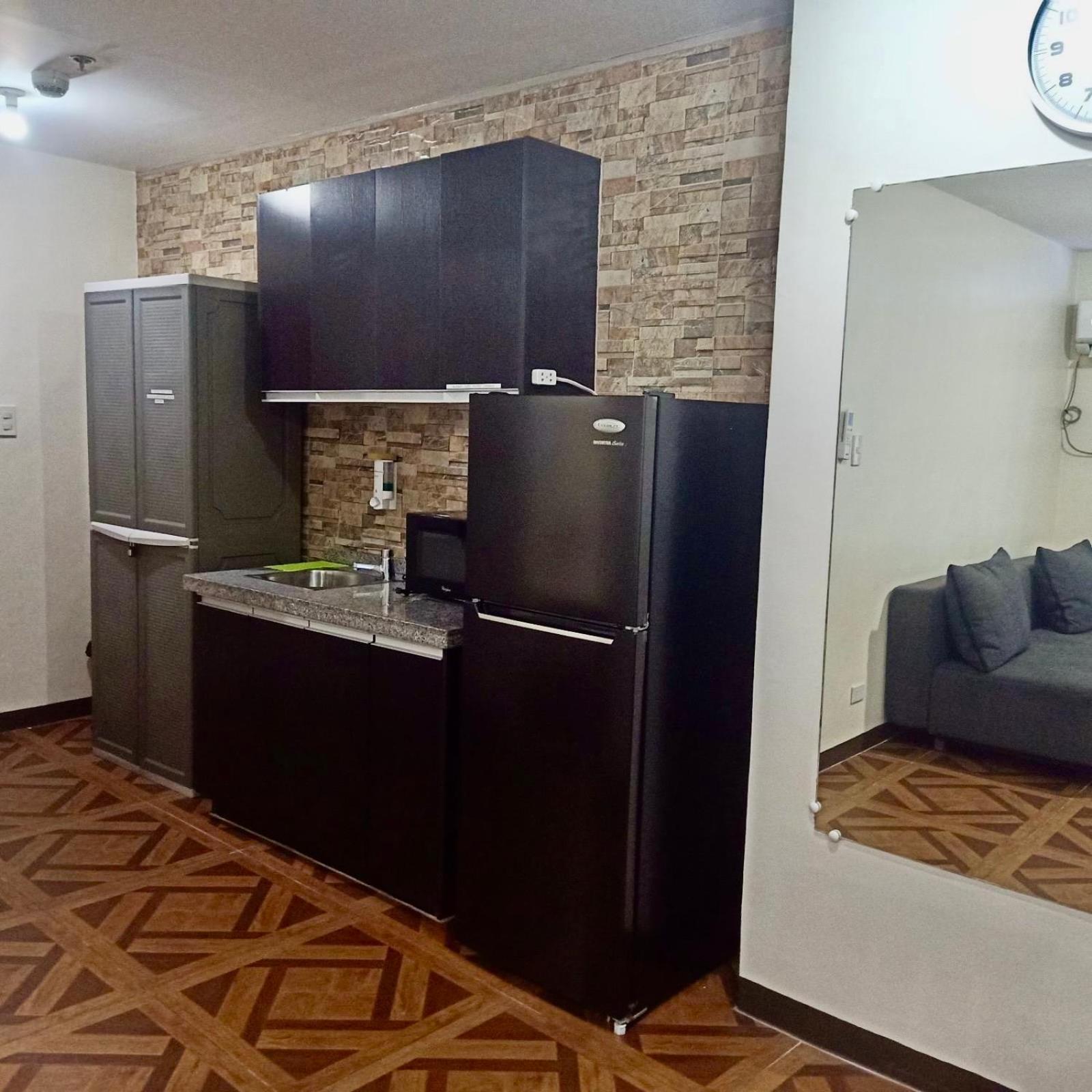 Affordable Makati Apt Манила Экстерьер фото