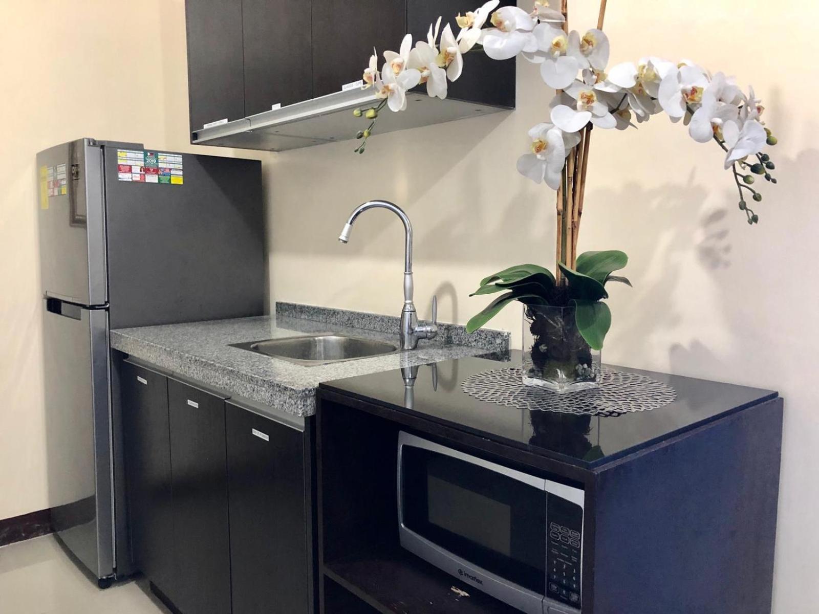 Affordable Makati Apt Манила Экстерьер фото