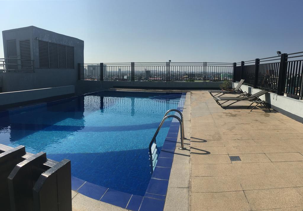 Affordable Makati Apt Манила Экстерьер фото