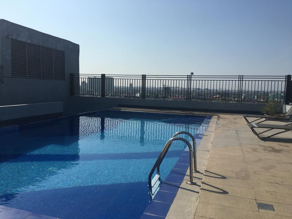 Affordable Makati Apt Манила Экстерьер фото
